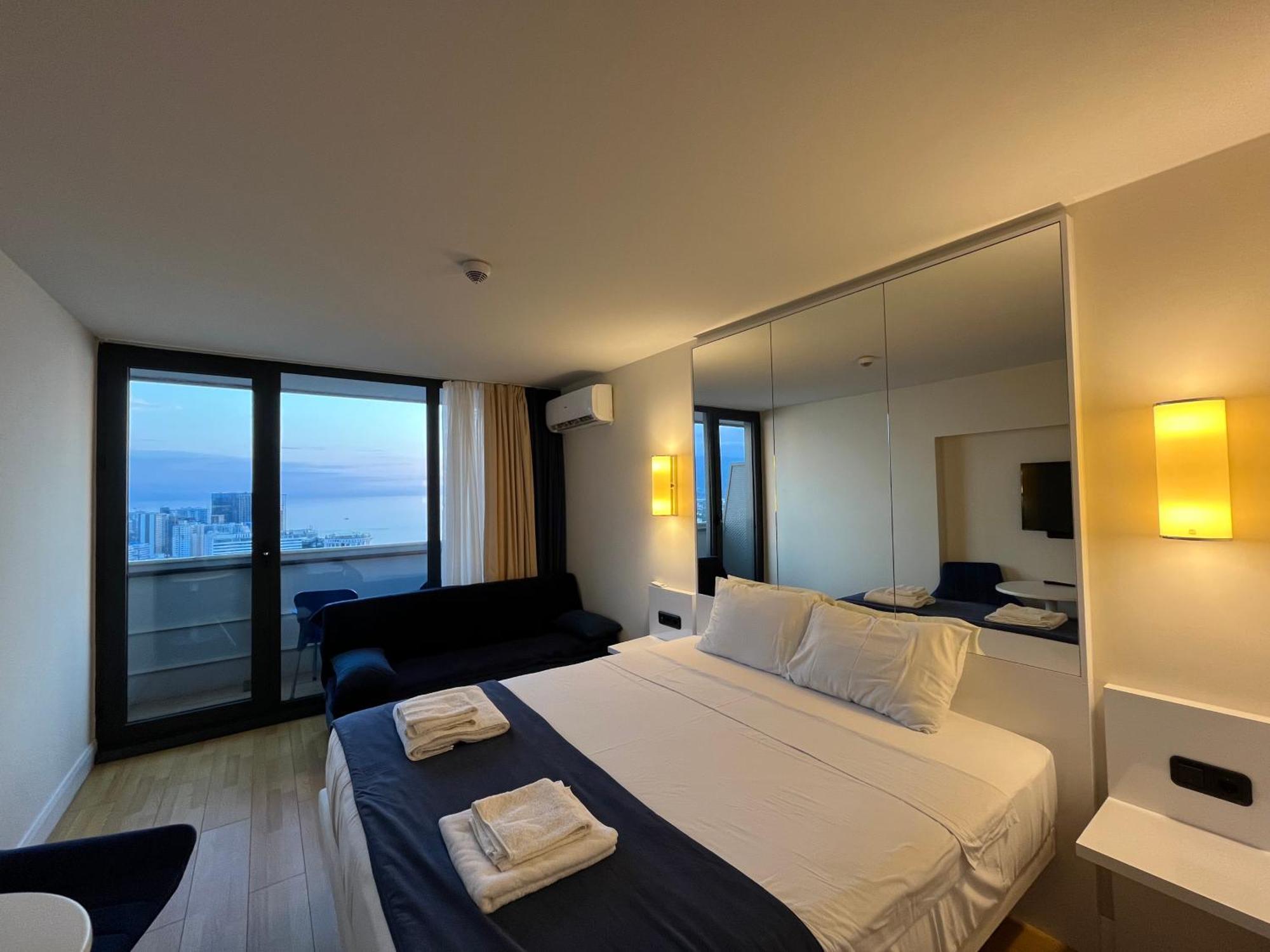 Orbi City Sun Tower 43 Floor Batumi Exterior foto