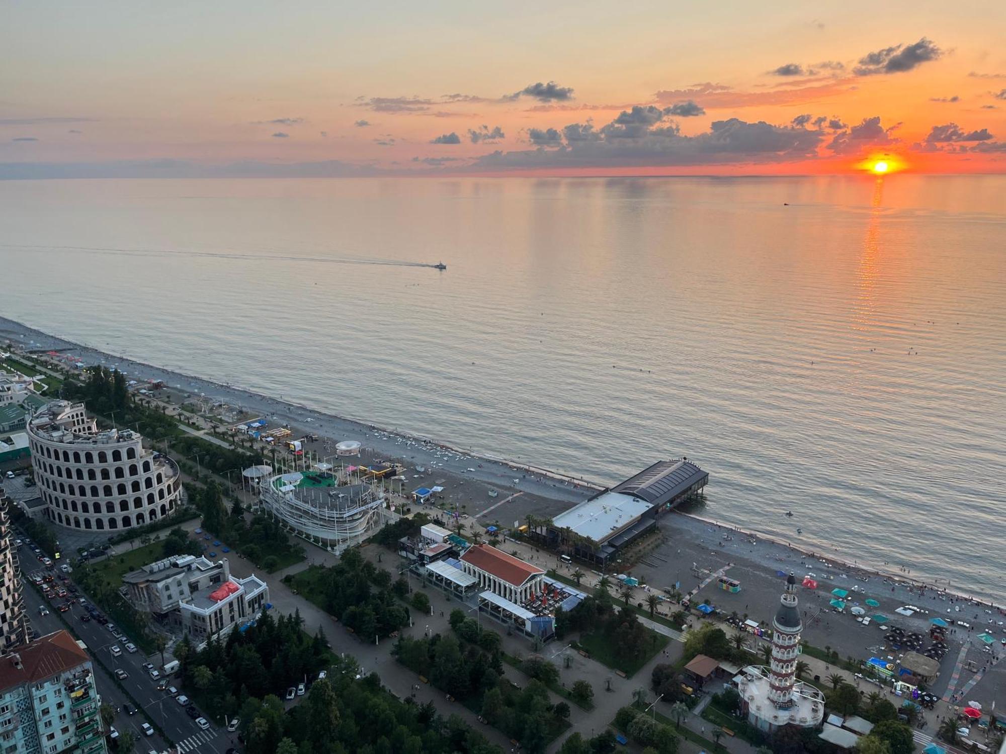 Orbi City Sun Tower 43 Floor Batumi Exterior foto